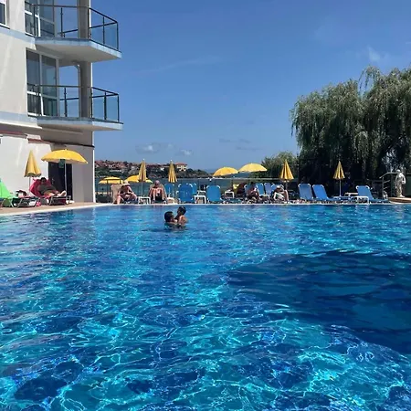 List 4* Σωζόπολη